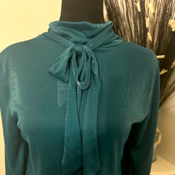 NWT New Directions women Medium long sleeve button down blouse - Picture 2 of 11